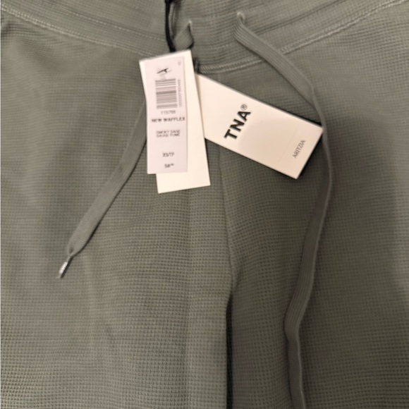 Aritzia TNA Wafflex Pants Army Green NWT - Picture 2 of 3